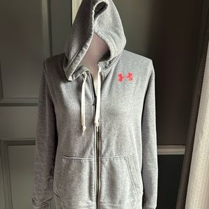 Under Armour loose coupe